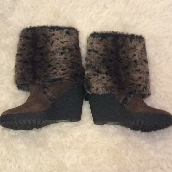 🌻 🎉Host Pick🎉 Colin Stuart Wedge Boots • 🌻 - Picture 2 of 8